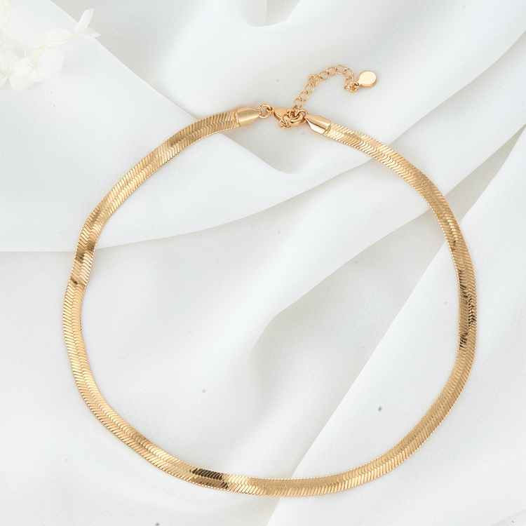 Wholesale Trendy Brass 14K Gold Plated Flat Snake Bone Necklace Chains