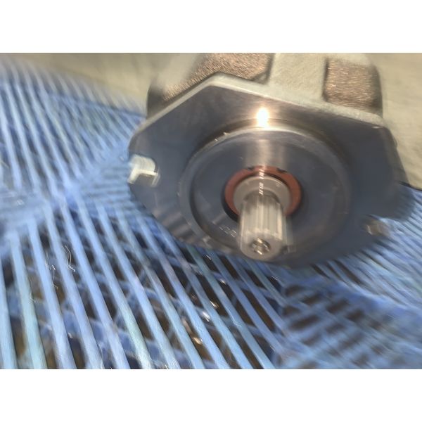 Rexroth A10VO100 Series Hydraulic Piston Pump with Variable Displacement and Steel Iron Copper Construction for Open Circuit Applications