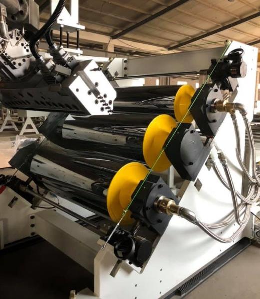Máquina de extrusão de folhas de plástico computadorizada para linha de produção de folhas de PE PP PS ABS HIPS