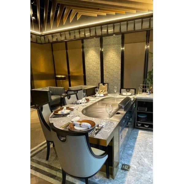 Table à griller japonaise teppanyaki en forme ovale