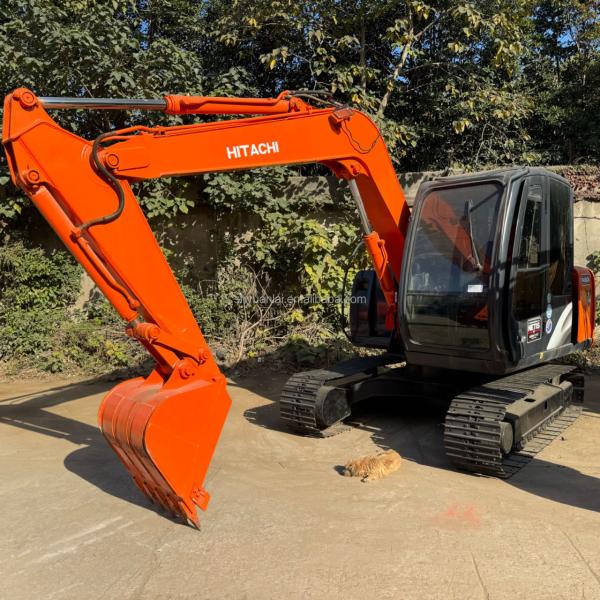 Excavateur HITACHI ZX70 de 7 tonnes d'occasion avec peu de temps de travail et en bon état