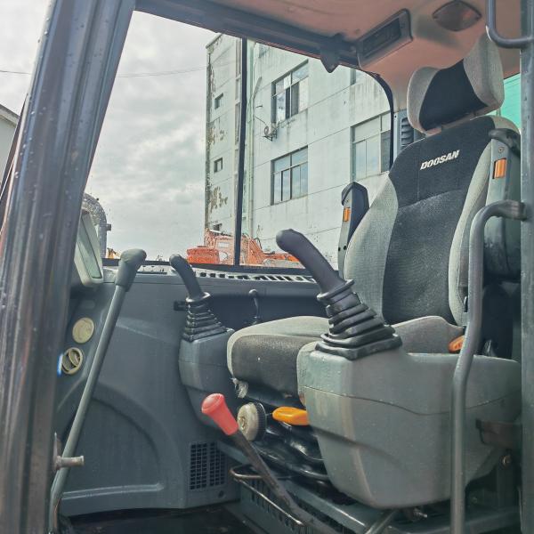 2019 Original Korea Used Doosan Excavator Doosan DX60 Doosan DX75