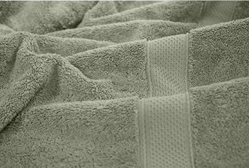 Un conjunto de toallas de 160 g de alta absorción con un material de algodón largo y superblandoso.