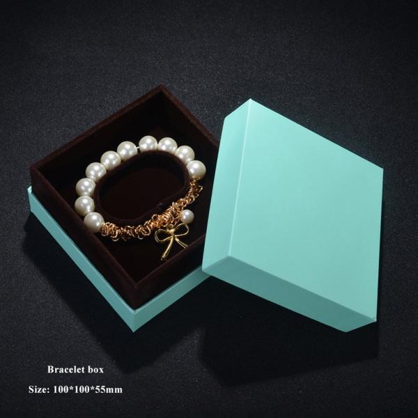 Custom Packaging Cardboard Jewelry Boxes For Necklaces Shoulder Type With Velvet Lining