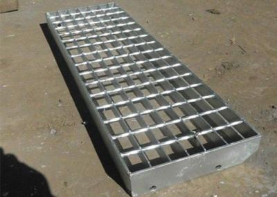Deslize não os passos de escada de aço que raspam/material galvanizado dos passos de escada Q235
