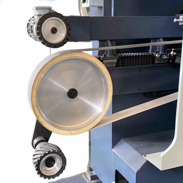 Compensation automatique Polissage et broyage CNC des métaux à haut rendement pour le conditionnement automatique de la fonderie