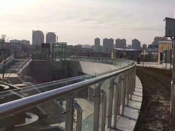 Middle East popular glass balcony railing stainless steel posts