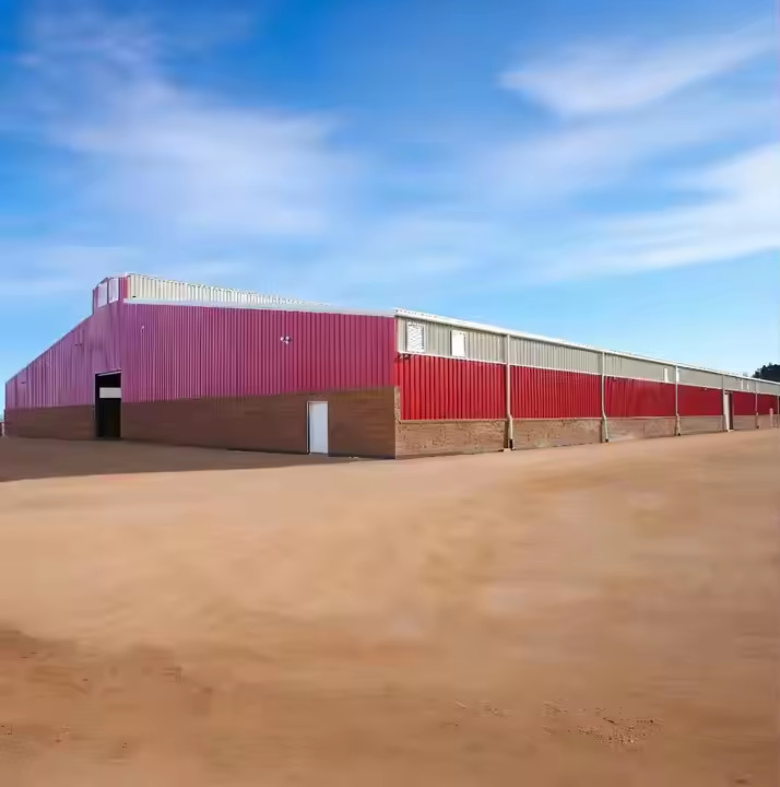 Anti Earthquake Steel Structure Cow Shed 7-28mm Web Width For Cattle Management