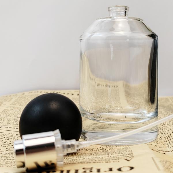 Productos de vidrio Botella de perfume vacía de 50 ml con diseño transparente y material del collar