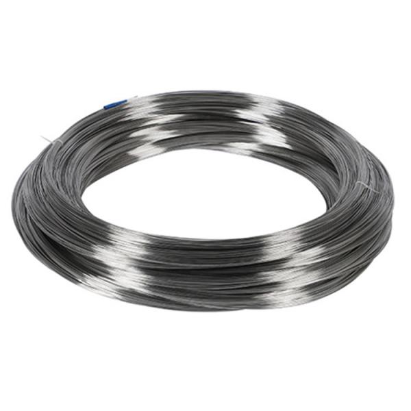 Os VAGABUNDOS 2B de aço inoxidável laminados a alta temperatura do fio 304 terminaram SS na bobina 3mm