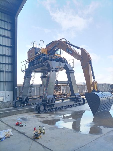 Big Leg Long Arm Excavators Port Machinery Gantry Gong Equipamentos Alto Outriggers
