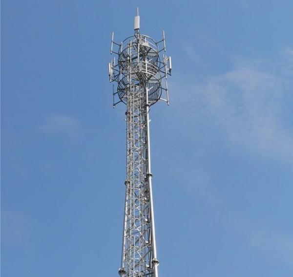 ASTM A123 galvanizados entrelaçam o ângulo que tubular as telecomunicações de aço se elevam
