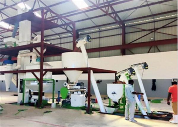Cattle / Horse Poultry Feed Manufacturing Machine 1 - 2 T/H Capacity