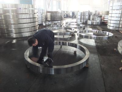 F304L F304 F30 F316 F316L forjou áspero do tratamento térmico dos anéis do aço feito à máquina