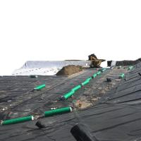 高密度ポリエチレン HDPE 地膜 ブラック UV 耐性 コーナー 埋立地に用いるポリエチレン池コーナー 1.5mm 厚さ