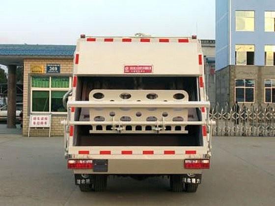 6CBM Euro3 120HP Dongfeng EQ5080ZYS4 Garbage Truck,Dongfeng Camion à Ordures,Dongfeng Camión de la Basura