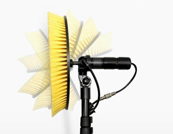 Portable Water Spray Photovoltaic Farm Washing with Dual Power Supply Single Head Spin Disc Brush