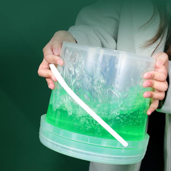 Un seau en plastique transparent de qualité alimentaire UMETASS 2L avec couvercle imprimé et poignée en pâte