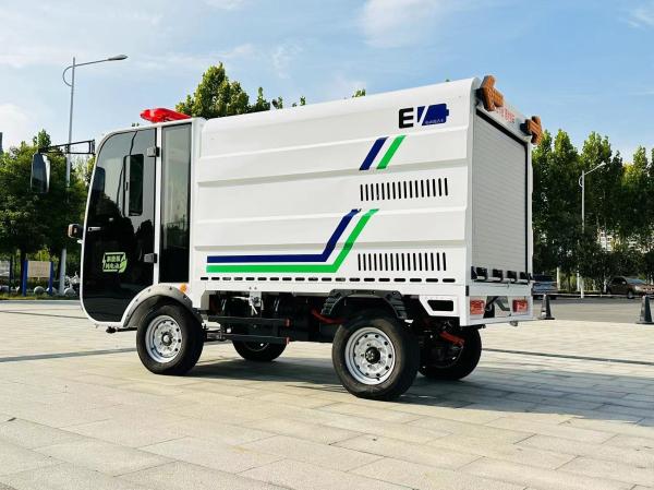Fully Enclosed Sanitation Cleaning Truck Four Wheel Drive Pure Electric Sprinkler Truck