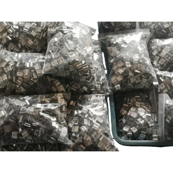 Clip de cable solar de acero inoxidable. Abrangador de alambre fotovoltaico resistente a la oxidación para la gestión de paneles solares.