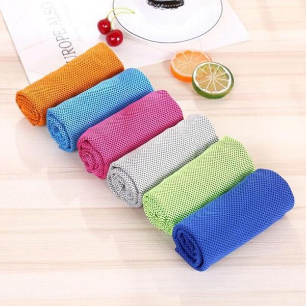 Des serviettes personnalisables pour le refroidissement des sports, séchées rapidement, fraîches, pour le gymnase, polyvalentes, sans rayures