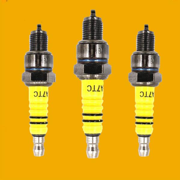 Hot Selling Motorcycle Spark Plug for CB125s Motorcycle Engine