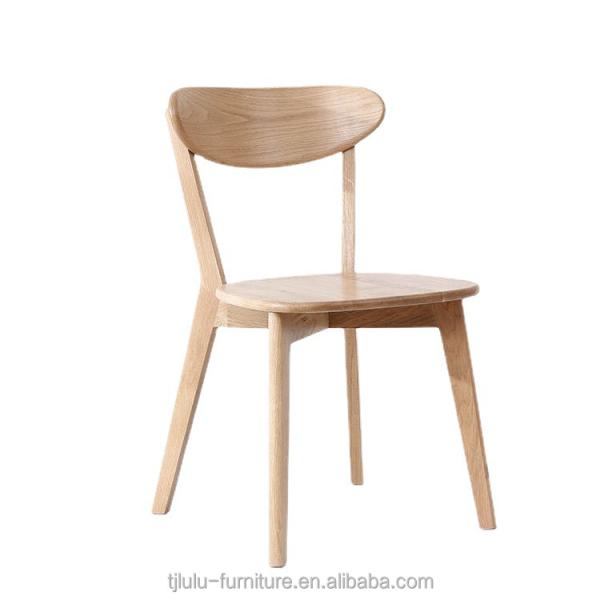 Couleurs personnalisées Chaise en bois pour la maison dans le restaurant ou le mariage à un prix abordable