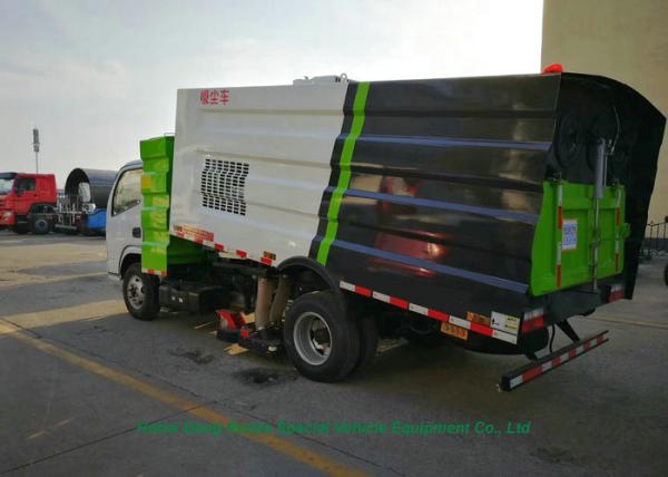 Outdoor DFAC Road Cleaning Vehicle , Street Washing Truck With 5000L Refuse 800L Water