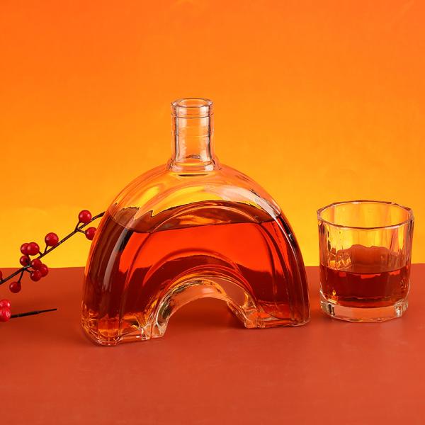 Forma de arco 750ml de vidro de luxo Vodka garrafa de uísque para requisitos personalizados do cliente