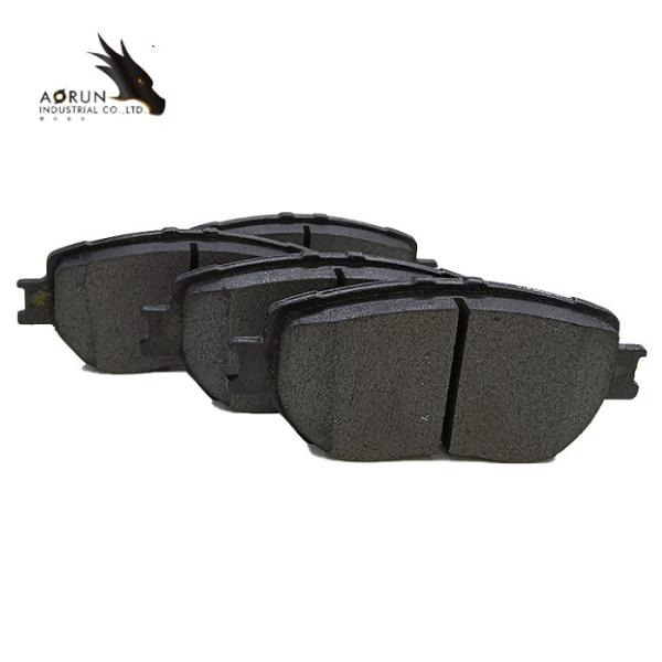 04465-30340 Front wheel brake pads for Lexus Toyota
