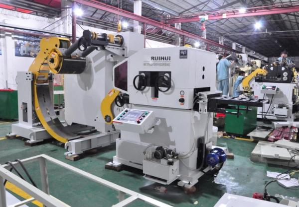 Leveler de aço para a imprensa, Straightener da máquina de Uncoiler da bobina do metal do alimentador da bobina