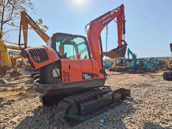 YANMAR Engine Used Doushan DX60 Excavator 6 Tons Construction Machinery