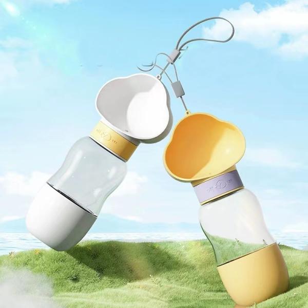 Perro portátil plástico del dispensador del agua del animal doméstico fuera de la taza que viaja