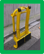 Narrow Low Speed Road Portable Vehicle Barricades Aluminum Alloy