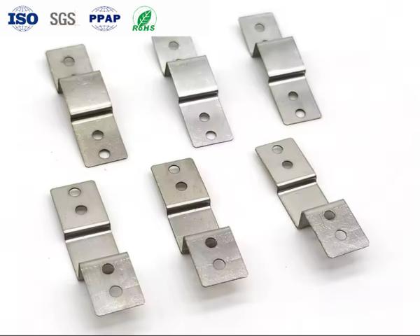 Partes de estampado de metal de acero inoxidable Hojas de flexión pequeñas y grandes Partes de hardware de fabricación de metal