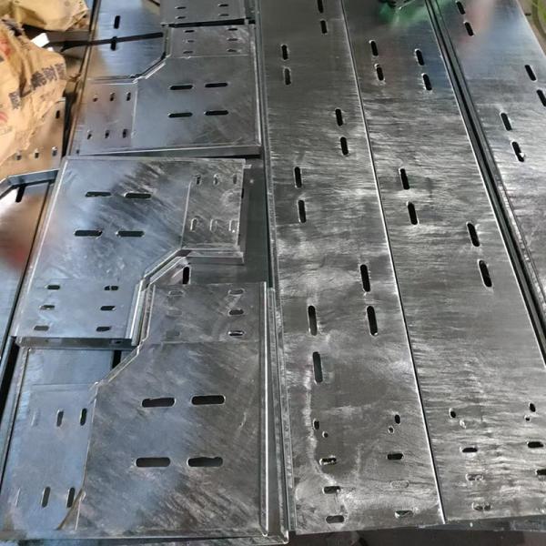 1000mm- 50mm Galvanised Cable Tray For IndoorOutdoor Installations