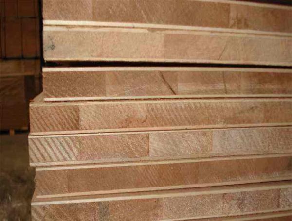 Environment Friendly Laminated Block Board With Poplar Eucalyptus Pine Combine