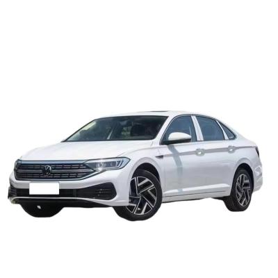 LED Daytime Light 300TSI Automatic Transmission In 2024 VW Sagitar With R18 Tire