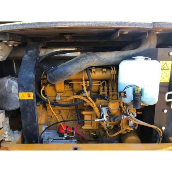 CAT305E Excavadora máquina de escavação de segunda mão com válvula hidráulica original