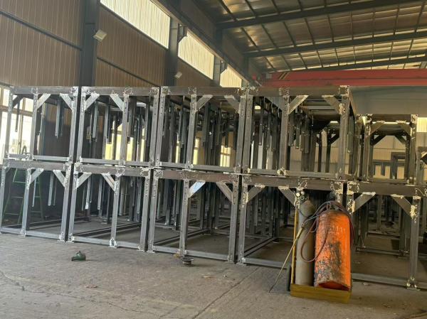 Structure de support d'armoire électrique en acier pour la base de la tour éolienne personnalisée
