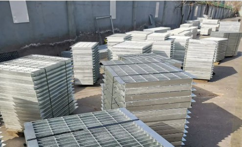 Grille de drainage articulée en acier galvanisé, Grille en acier doux, Grille en fer, Couvercle de drainage en acier