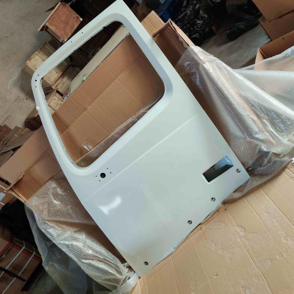 Парадный вход дверей тележки