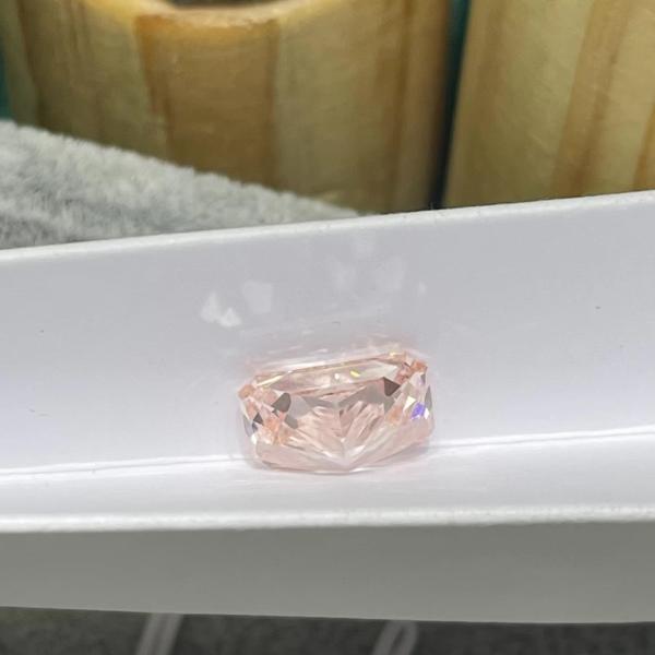 Décorations de bijoux CVD rose synthétique de laboratoire Diamants Radiant forme 1.77ct