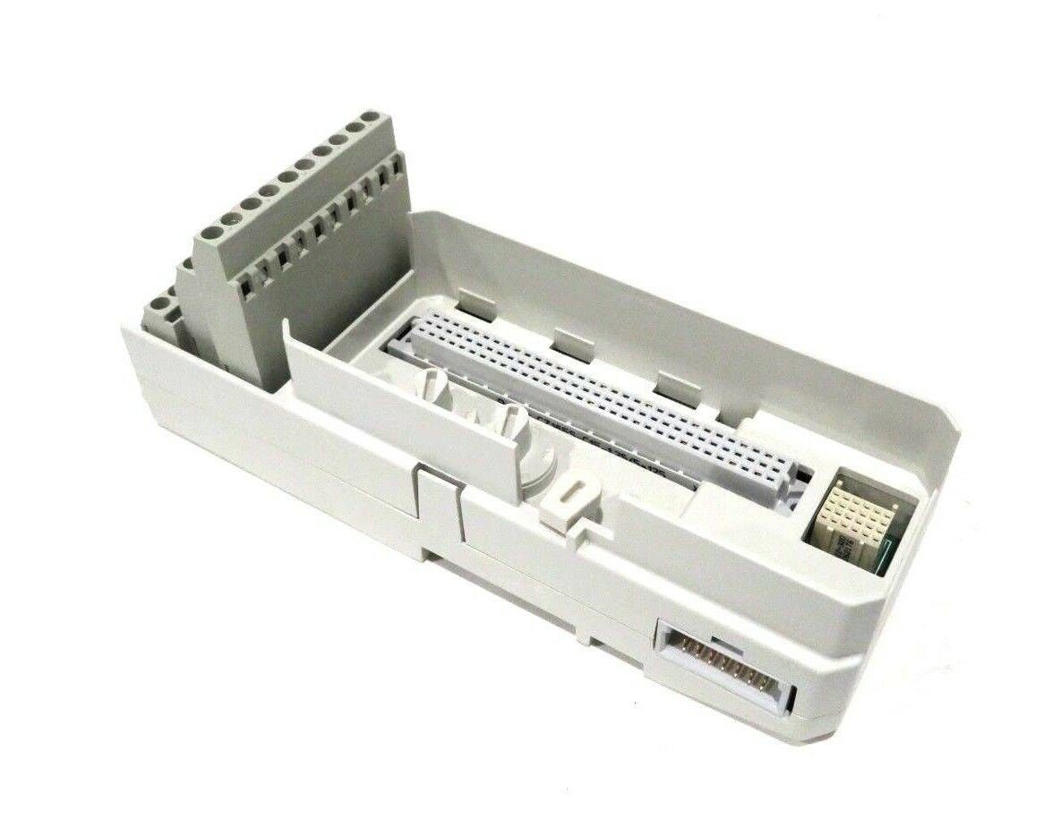Блок TU811V1 250V 3A МАКС прекращения модуля компакта ABB 3BSE013231R1