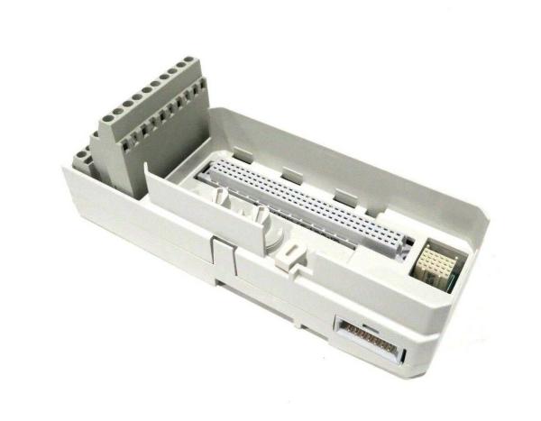 ABB do MÓDULO COMPACTO TU811V1 250V 3A MAX do MÓDULO da TERMINAÇÃO 3BSE013231R1, ORIGINAL NOVO.