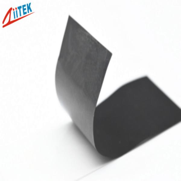 TIR 2100CU 240 ultra finos com a folha térmica preta 85 shore00 -40℃ ~250℃ 2,7 g/cc da grafite do mK para o telefone celular