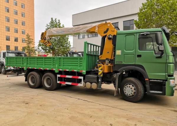 O baixo caminhão móvel da cama montou o guindaste reto 8x4 com de 15 toneladas, guindaste do braço do braço do balanço