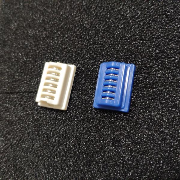 CE Surgical Disposable Medium Large Laparoscopic Hemolok Polymer Ligation Clips Ready to Ship