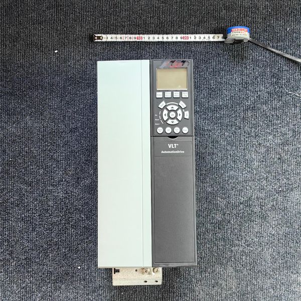 Original New Danfoss VLT  FC-302P11KT5E20 Danfoss Vsd  11kW 50hz to 60hz Vsdfor Pump Fan Compressor Danfoss Vfd Drives