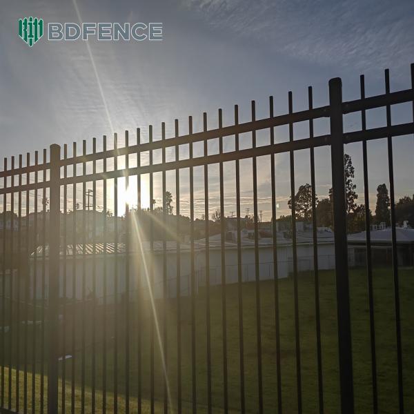 Sloped Ground Powder Coated Tubular Fencing Adjustable Feet